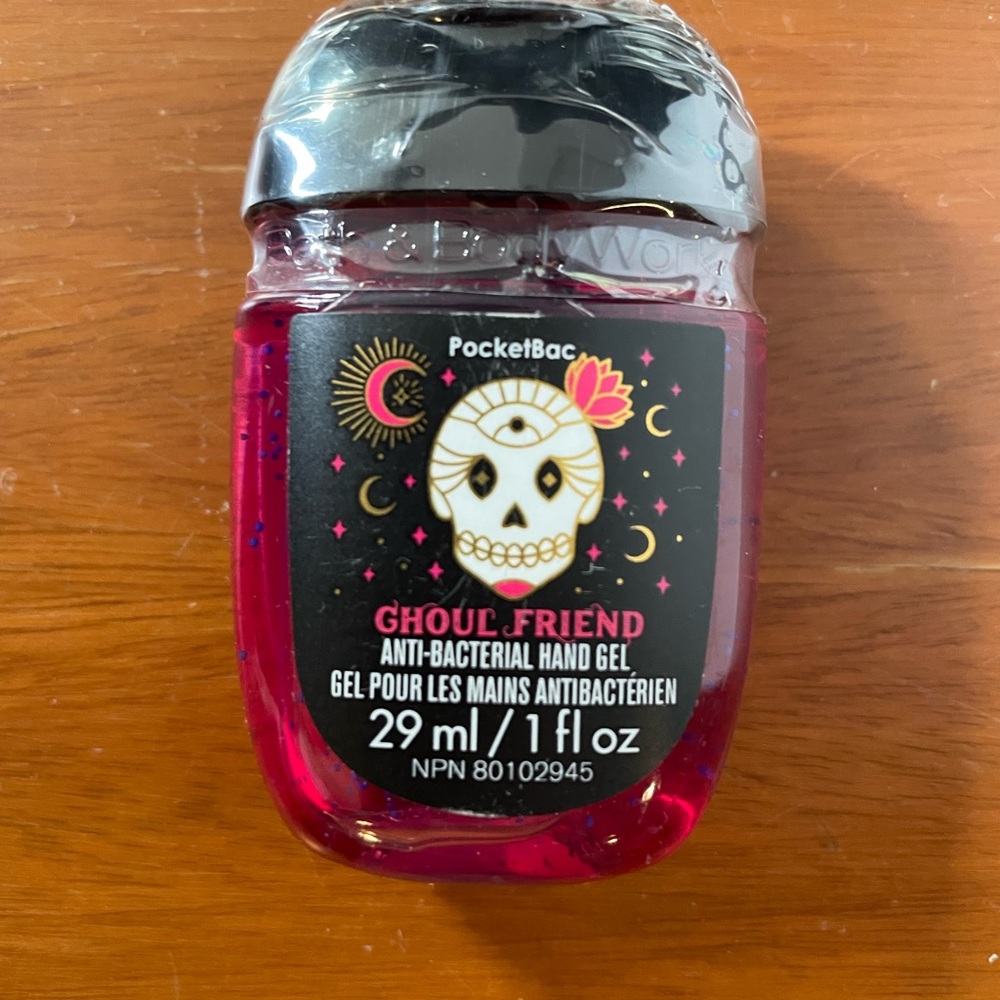 FREE w/$40 purchase Bath & Body Works Ghoul Friend Hand Sanitizer Gel
